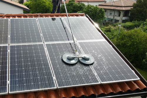 ciscenje_kako-poteka-ciscenje-soncne-elektrarne